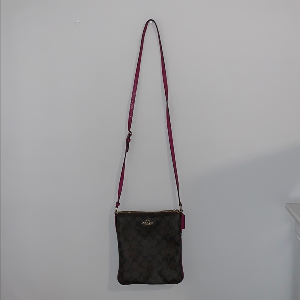 Crossbody Coach purse